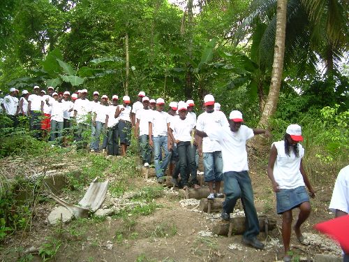 A Haiti Verte, les jeunes defilent!